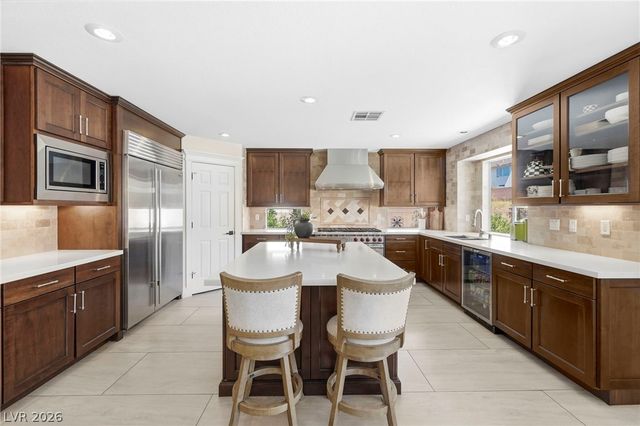 728 Lava Falls Drive, Las Vegas, NV 89110