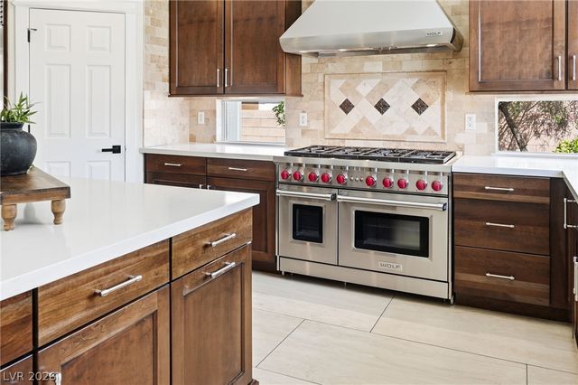 728 Lava Falls Drive, Las Vegas, NV 89110