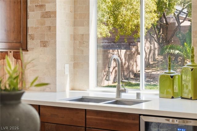 728 Lava Falls Drive, Las Vegas, NV 89110