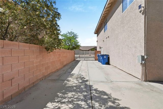 728 Lava Falls Drive, Las Vegas, NV 89110