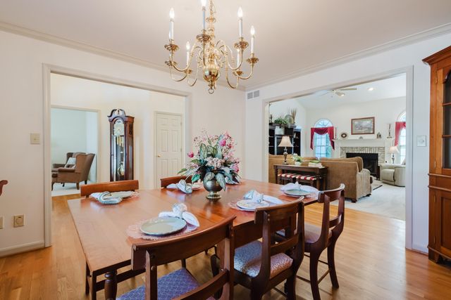 1101 Carters Close, Lexington, KY 40514