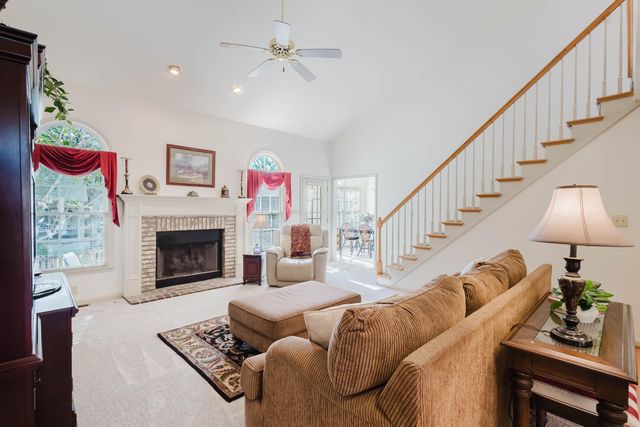 1101 Carters Close, Lexington, KY 40514