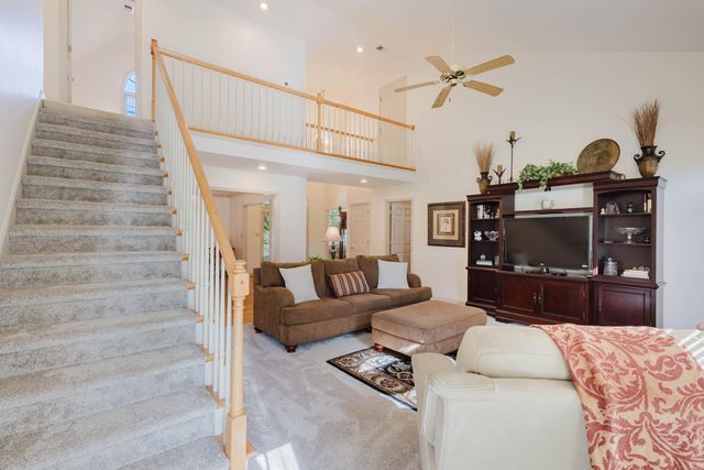 1101 Carters Close, Lexington, KY 40514