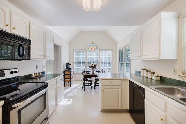 1101 Carters Close, Lexington, KY 40514