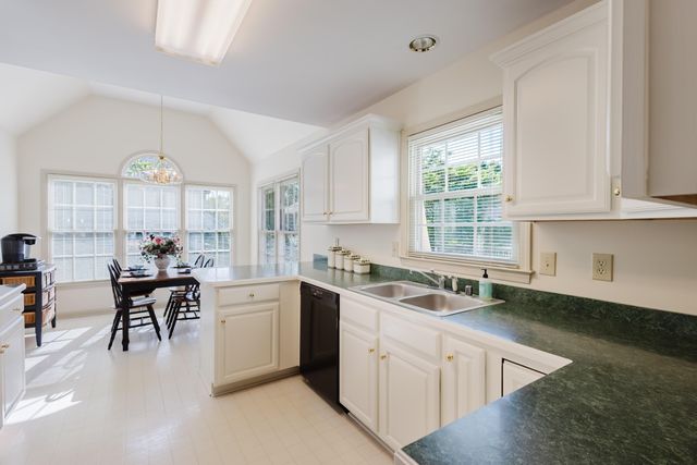 1101 Carters Close, Lexington, KY 40514