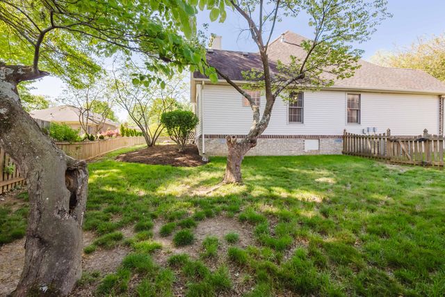 1101 Carters Close, Lexington, KY 40514