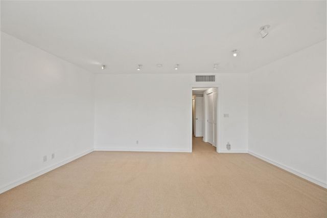 369 S Lake Drive 2e, Palm Beach, FL 33480