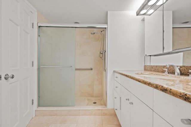 369 S Lake Drive 2e, Palm Beach, FL 33480