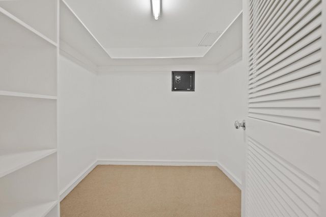 369 S Lake Drive 2e, Palm Beach, FL 33480