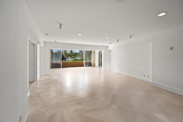 369 S Lake Drive 2e, Palm Beach, FL 33480