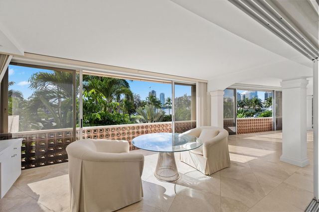 369 S Lake Drive 2e, Palm Beach, FL 33480