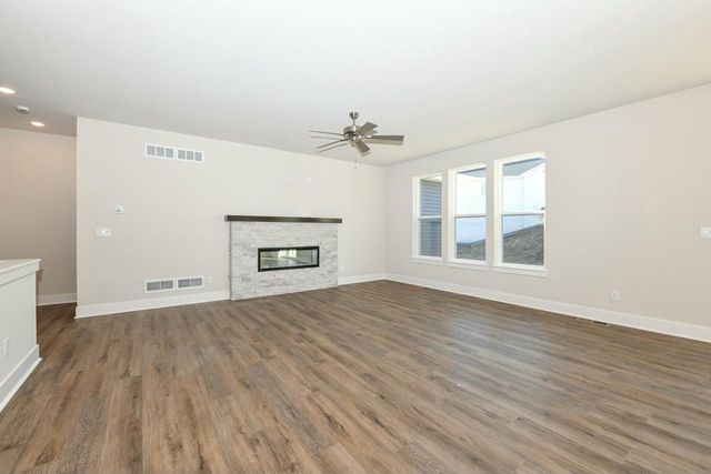 8302 85th AVENUE, Pleasant Prairie, WI 53158