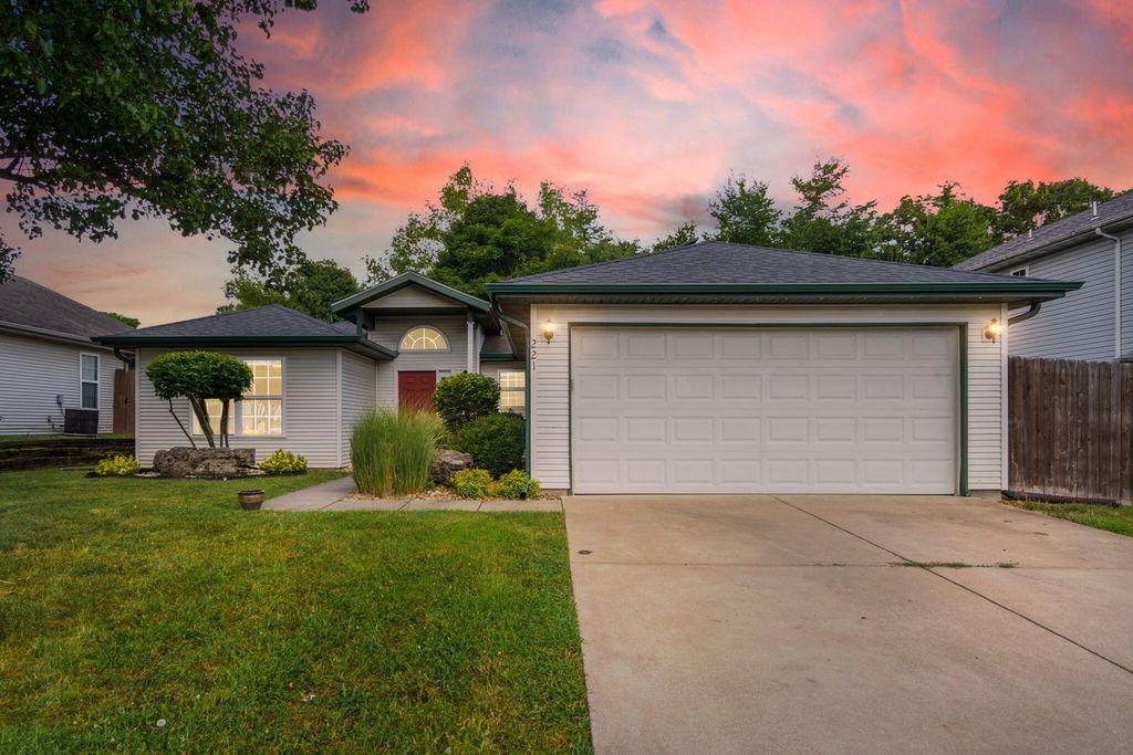 221 Quail Run Road, Branson, MO 65616