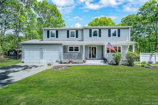 17 Barbara Anne Street, Manorville, NY 11949