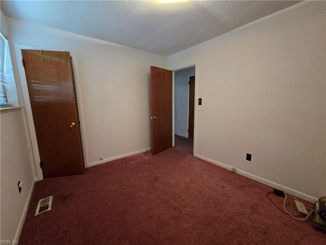 716 Tanbark DR, Newport News, VA 23601