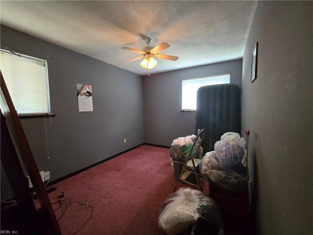 716 Tanbark DR, Newport News, VA 23601