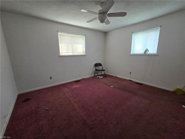 716 Tanbark DR, Newport News, VA 23601