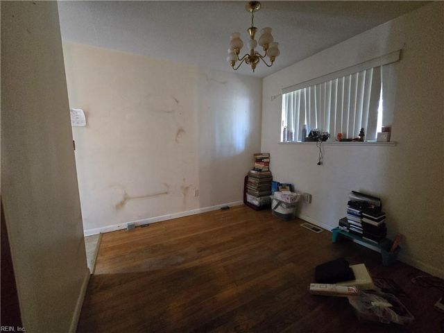 716 Tanbark DR, Newport News, VA 23601