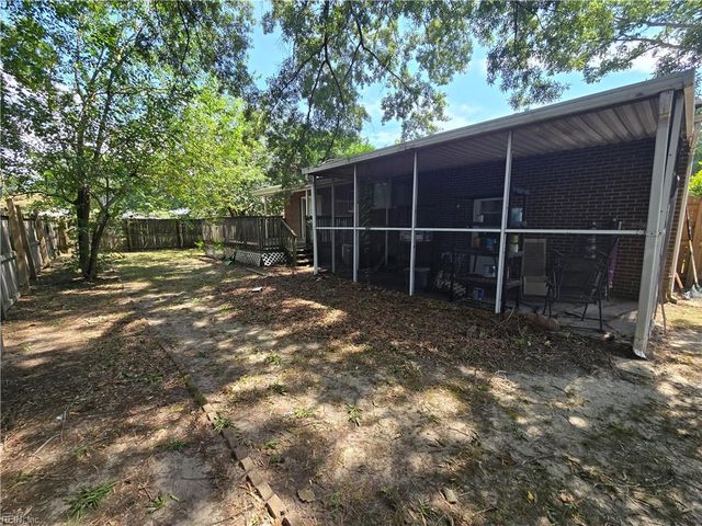 716 Tanbark DR, Newport News, VA 23601