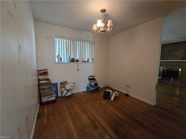 716 Tanbark DR, Newport News, VA 23601
