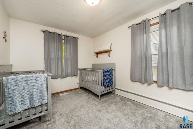 825 S Willow Ave Avenue, Sioux Falls, SD 57104