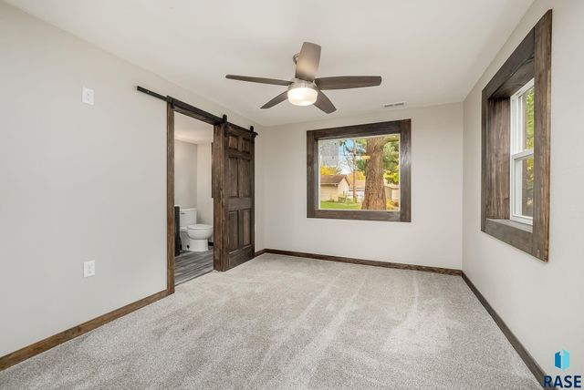 825 S Willow Ave Avenue, Sioux Falls, SD 57104