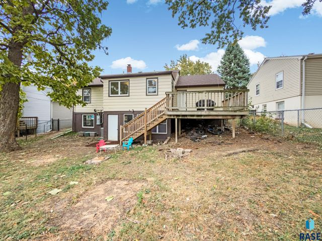 825 S Willow Ave Avenue, Sioux Falls, SD 57104