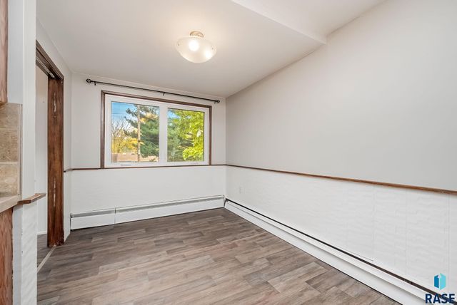 825 S Willow Ave Avenue, Sioux Falls, SD 57104