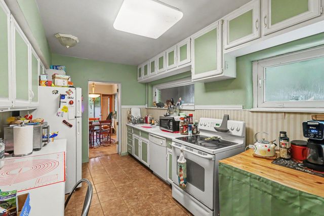 720 Ashley Drive, Kalamazoo Twp, MI 49048