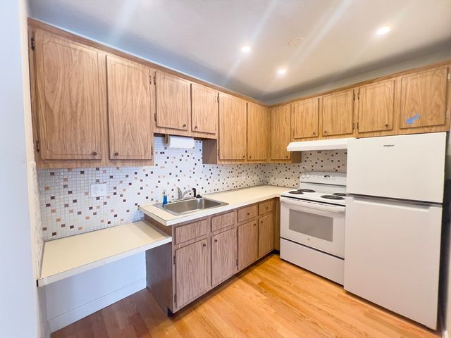 25 Custer 303, Boston, MA 02130