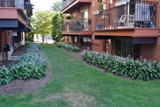 25 Custer 303, Boston, MA 02130