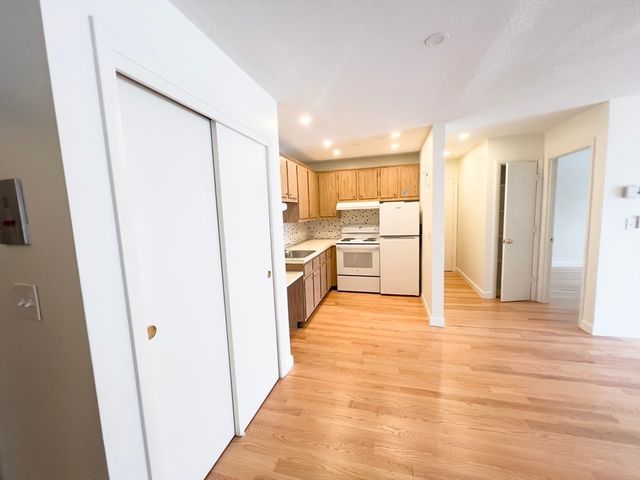 25 Custer 303, Boston, MA 02130