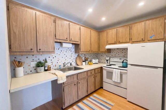 25 Custer 303, Boston, MA 02130