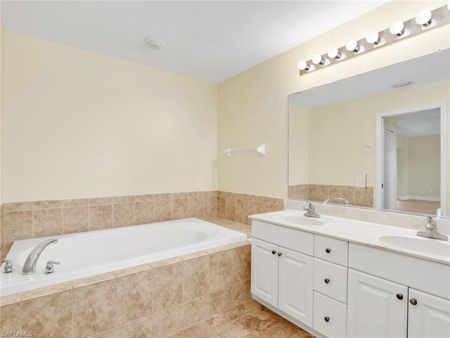 305 16th PL, Cape Coral, FL 33990