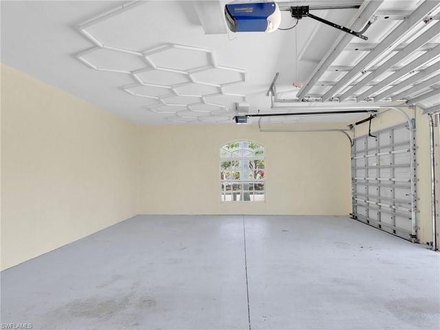 305 16th PL, Cape Coral, FL 33990