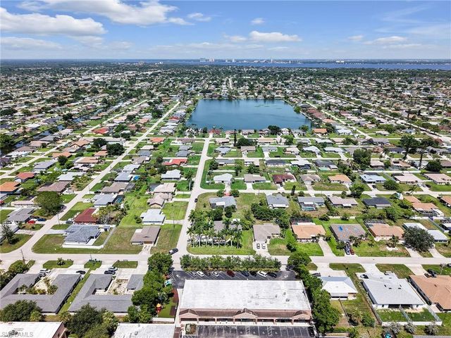 305 16th PL, Cape Coral, FL 33990