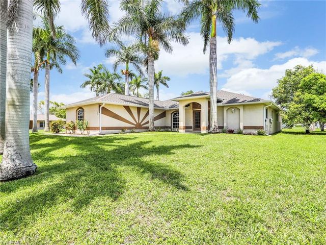 305 16th PL, Cape Coral, FL 33990