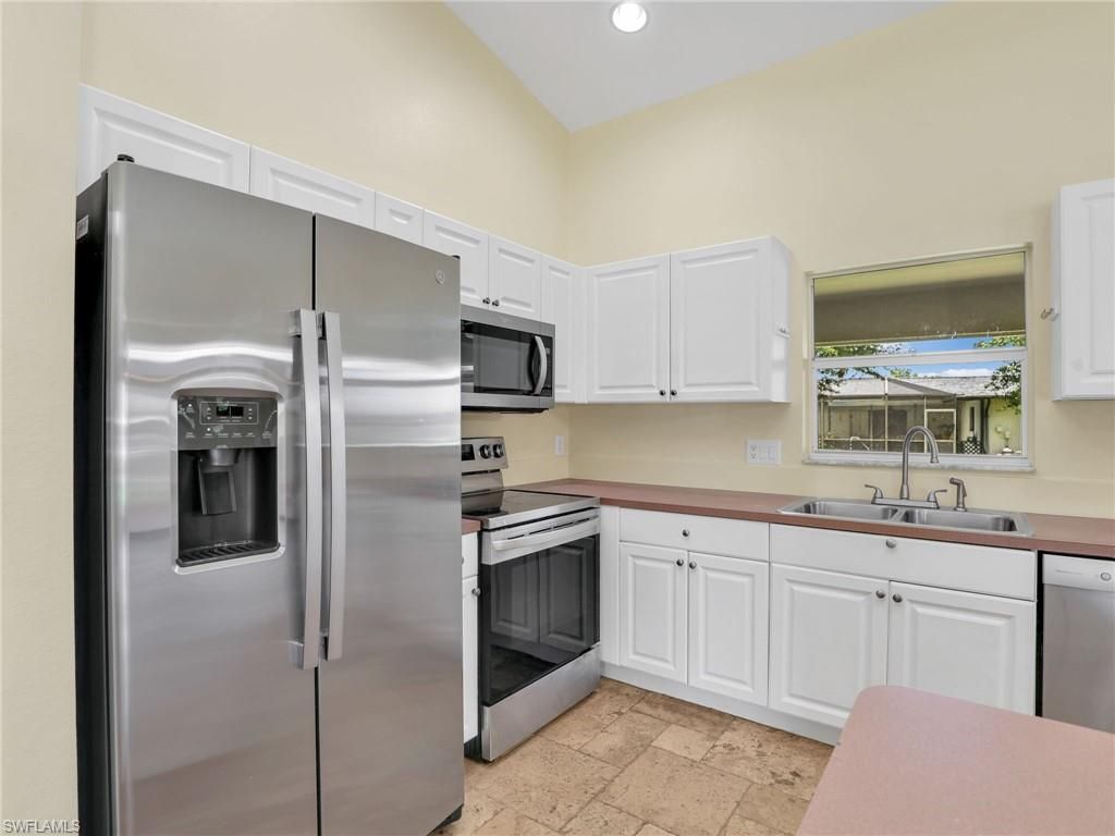 305 16th PL, Cape Coral, FL 33990