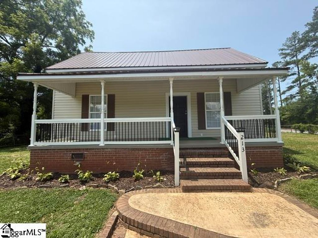 213 Magnolia Street, Clinton, SC 29325