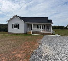 1651 South Fork Road, Appomattox, VA 24522