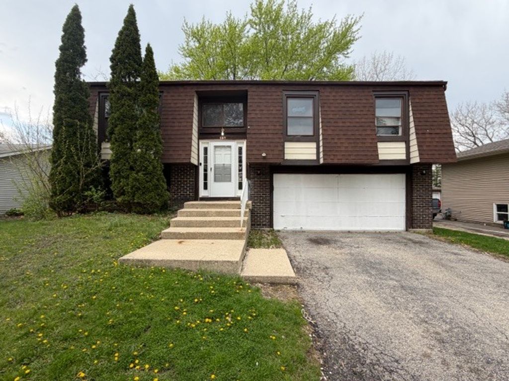 157 Plainview Drive, Bolingbrook, IL 60440