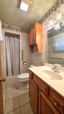 2214 W Hayes Street, Davenport, IA 52804
