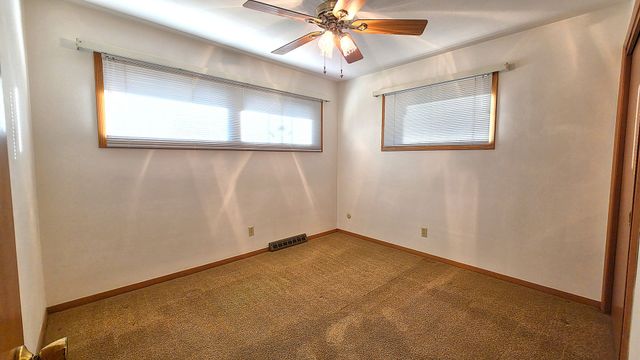 2214 W Hayes Street, Davenport, IA 52804