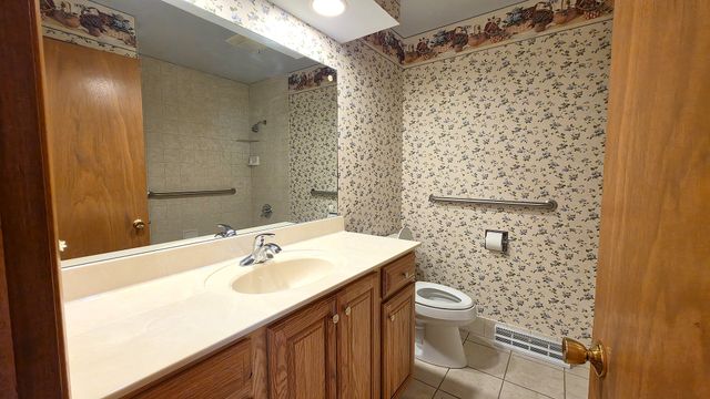 2214 W Hayes Street, Davenport, IA 52804