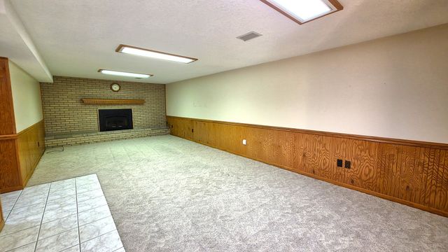 2214 W Hayes Street, Davenport, IA 52804