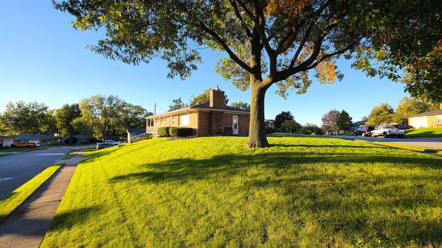 2214 W Hayes Street, Davenport, IA 52804