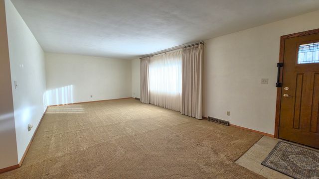 2214 W Hayes Street, Davenport, IA 52804