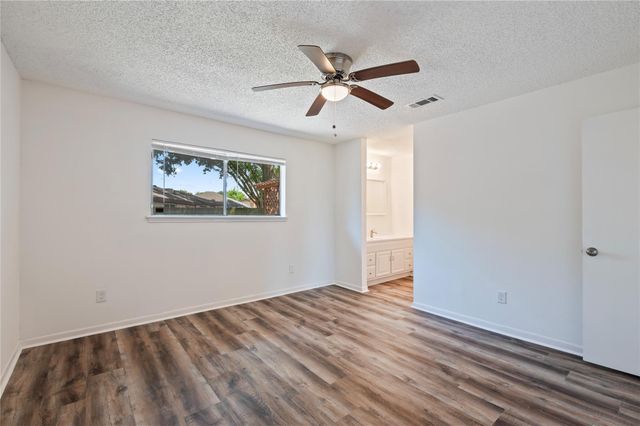 2906 Heatherwood Drive, Baytown, TX 77521