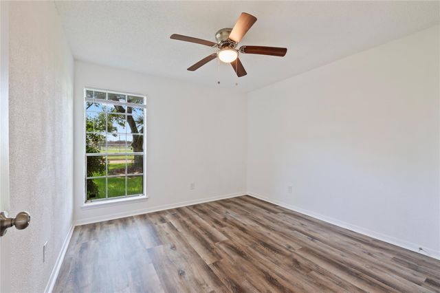 2906 Heatherwood Drive, Baytown, TX 77521
