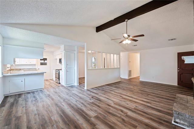 2906 Heatherwood Drive, Baytown, TX 77521